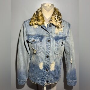 Trendy Guns N’ Roses Blue Denim Jacket with Leopard Print Collar